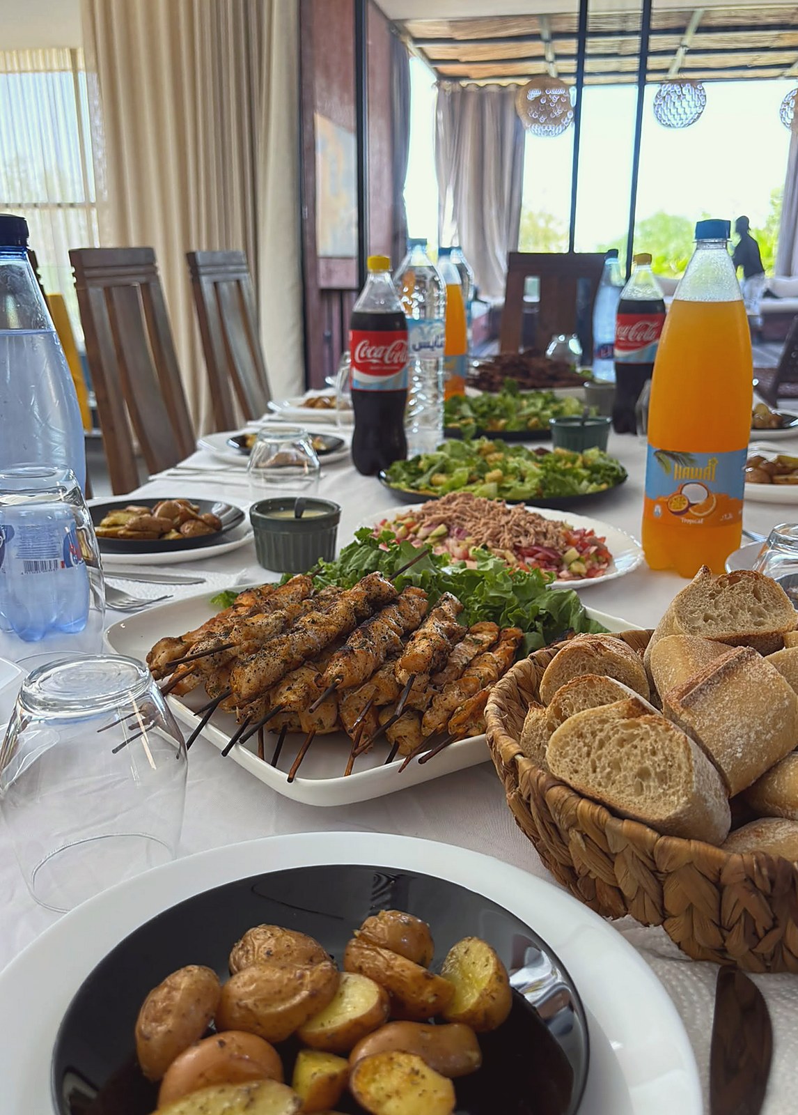 Table dressée dans une villa à Marrakech par la cheffe privé Break Brunch